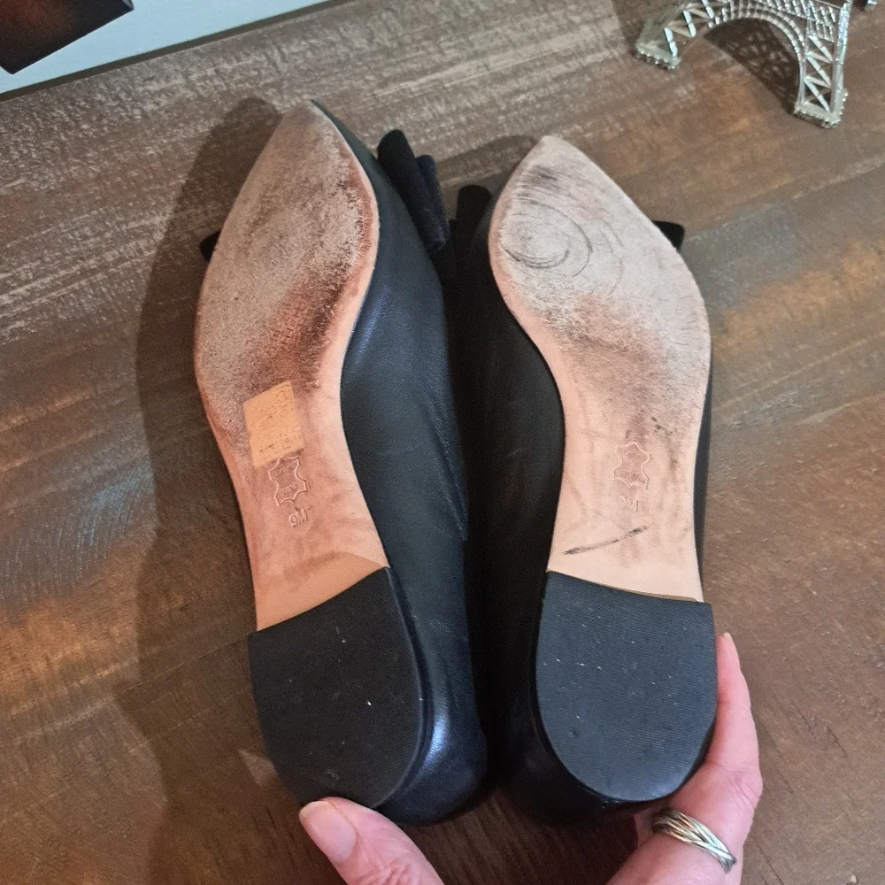 GUC Tory Burch Black Flats with Bow Detail toe Size 9